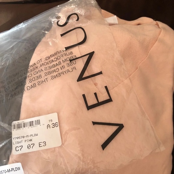 Pink sweater with V neck chocker style - Picture 5 of 5